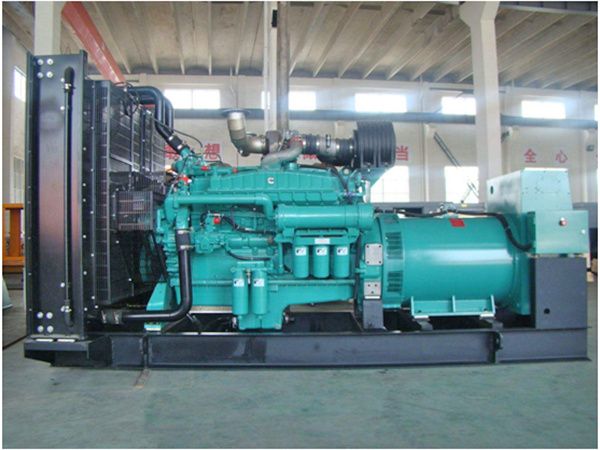 河北大銘?zhàn)B殖場客戶,定制400kw康明斯發(fā)電機已組裝完畢下線,技術(shù)人員在配置過程中本著為“機組負(fù)責(zé),顧客著想”原則。注重每一個細節(jié),精心組裝,公司檢測員對機組性能指標(biāo)進行檢驗測試,各項指標(biāo)均優(yōu)于國家現(xiàn)行標(biāo)準(zhǔn),可以出廠,機組將于2017年05月12日發(fā)往河北。.jpg